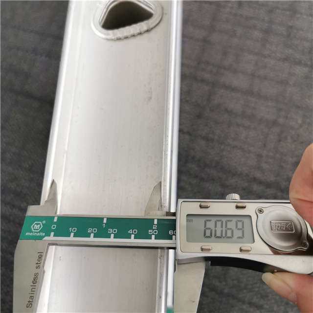 บันไดอลูแสดง 09