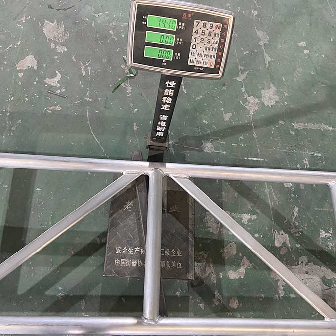 ร่องรอยอลูมิเนียม มัด