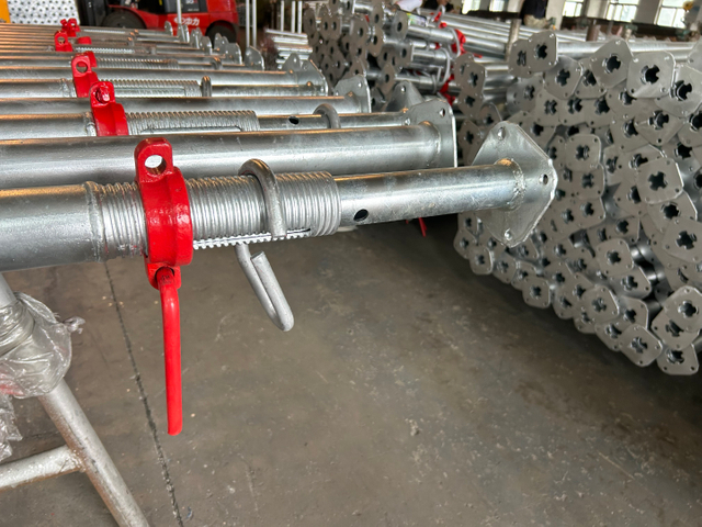 อุปกรณ์ประกอบฉากเหล็ก