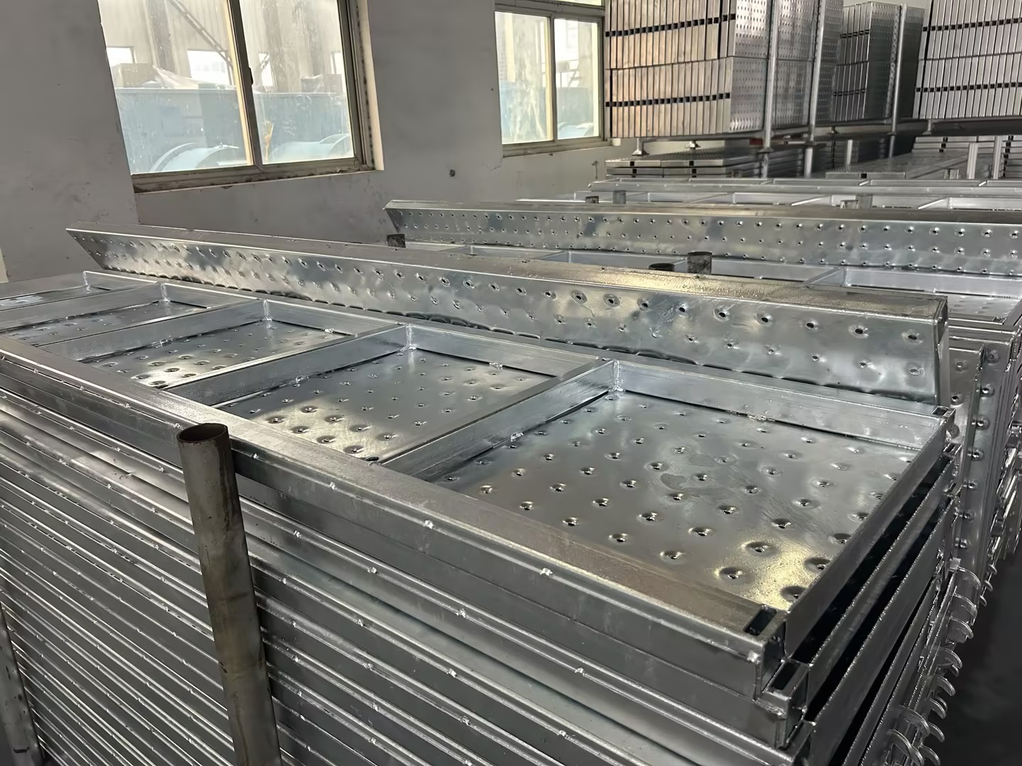 ไม้กระดานนั่งร้าน 