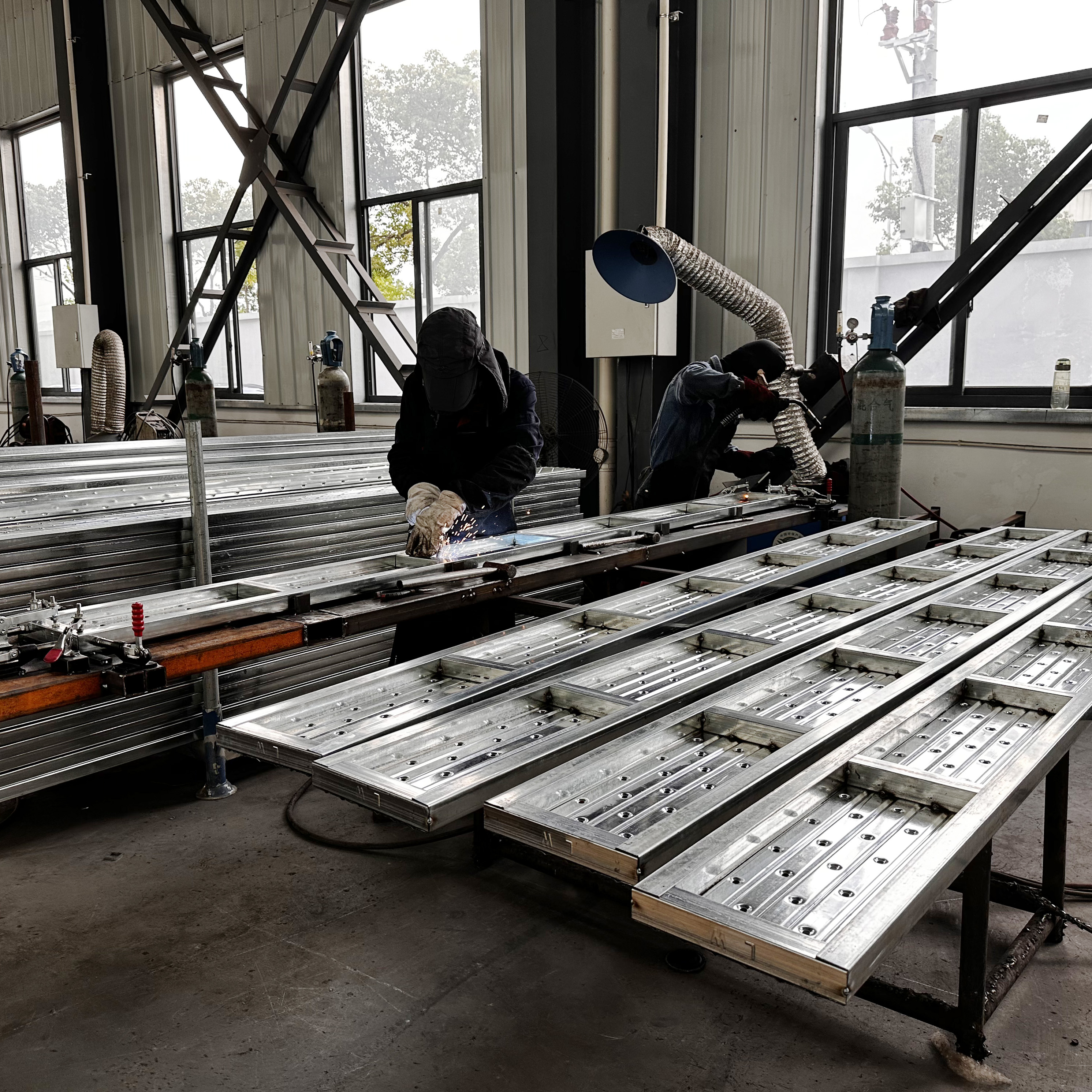 ปิดไม้กระดาน 