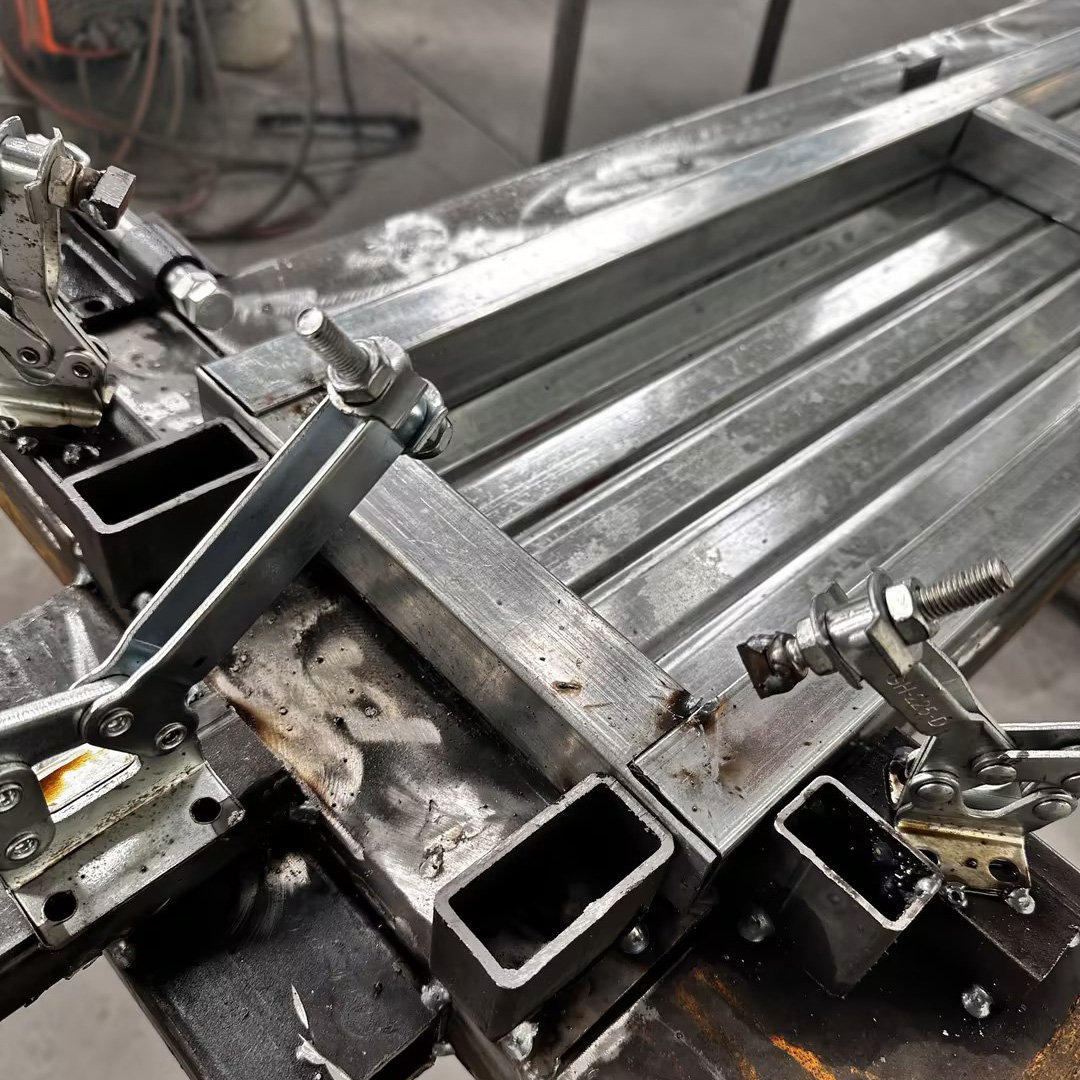 ไม้กระดานปิด