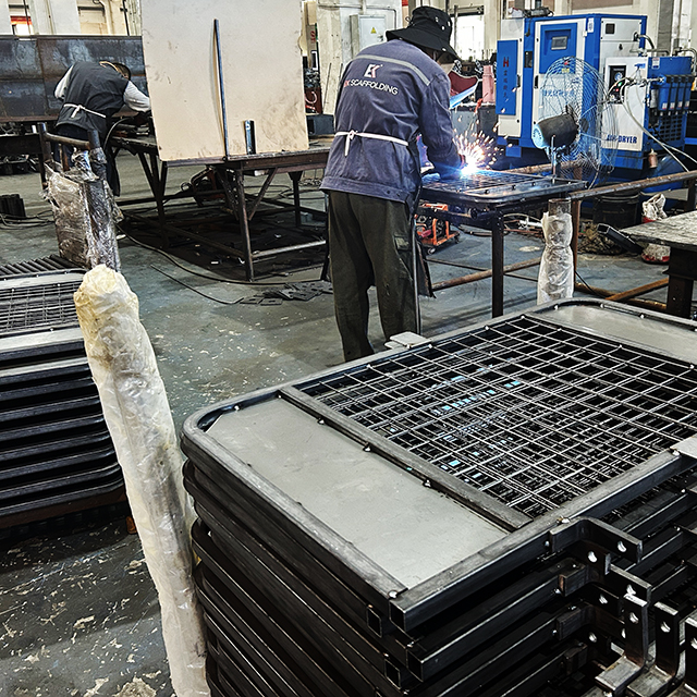 ภาพการผลิตประตูทางเข้าบันไดแบบพลิกกลับได้ 