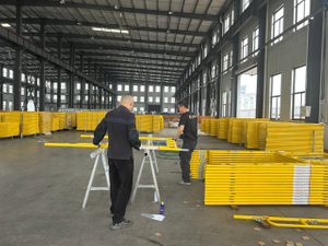 เดินผ่านกรอบ