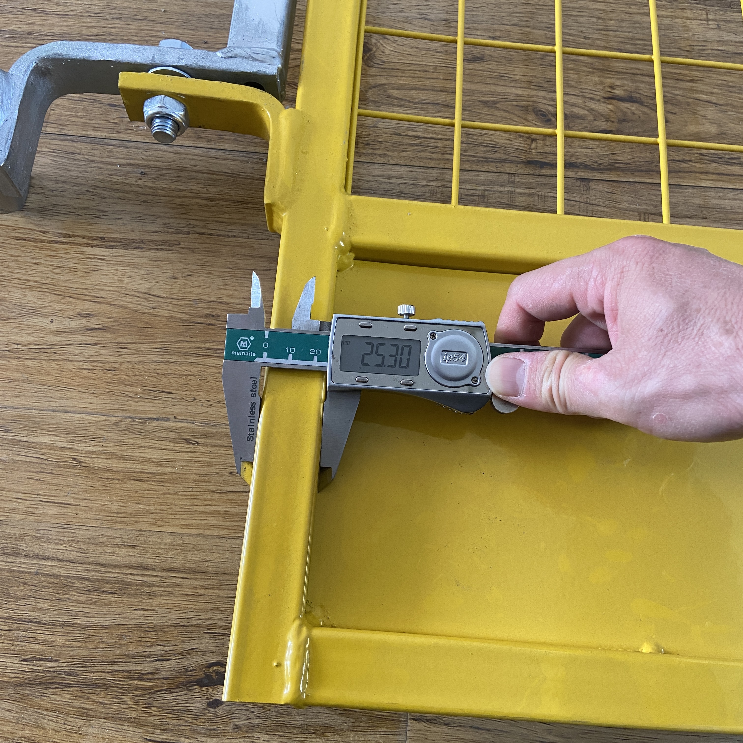 การทดสอบประตูทางเข้าบันไดแบบพลิกกลับได้