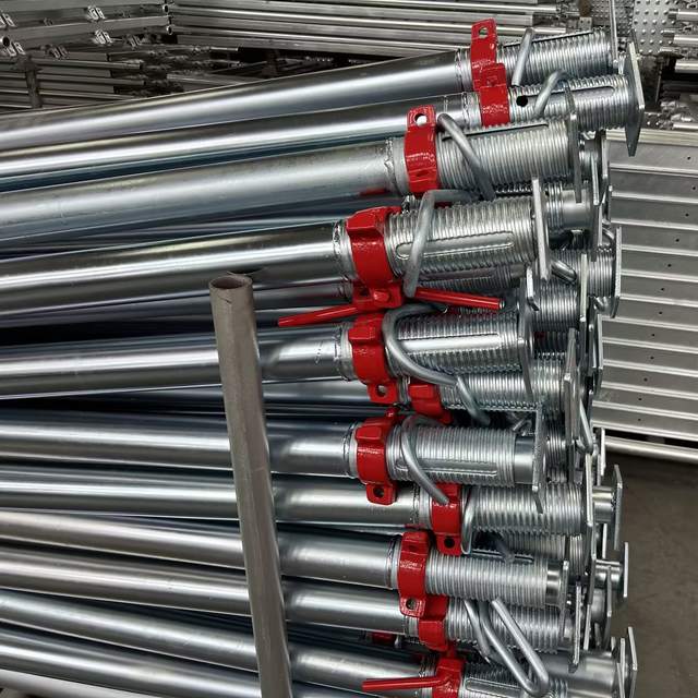 อุปกรณ์ประกอบฉากแบบนั่งร้าน