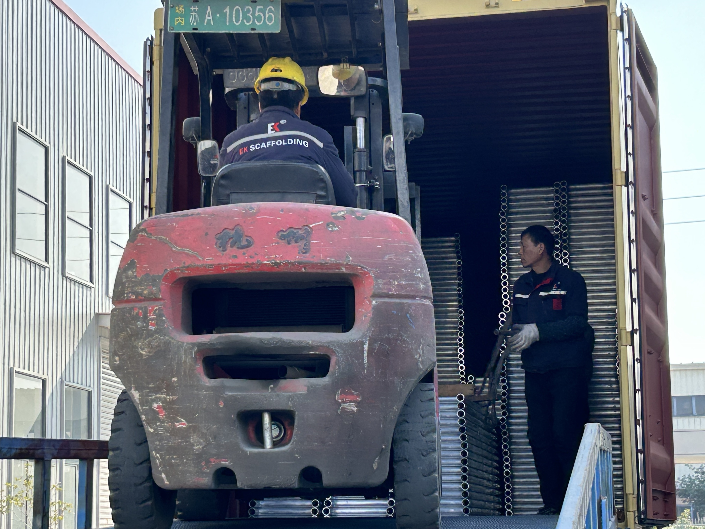 การจัดส่งสินค้าคานนั่งร้านอลูมิเนียม 