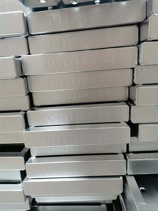 แผ่นโลหะ 10