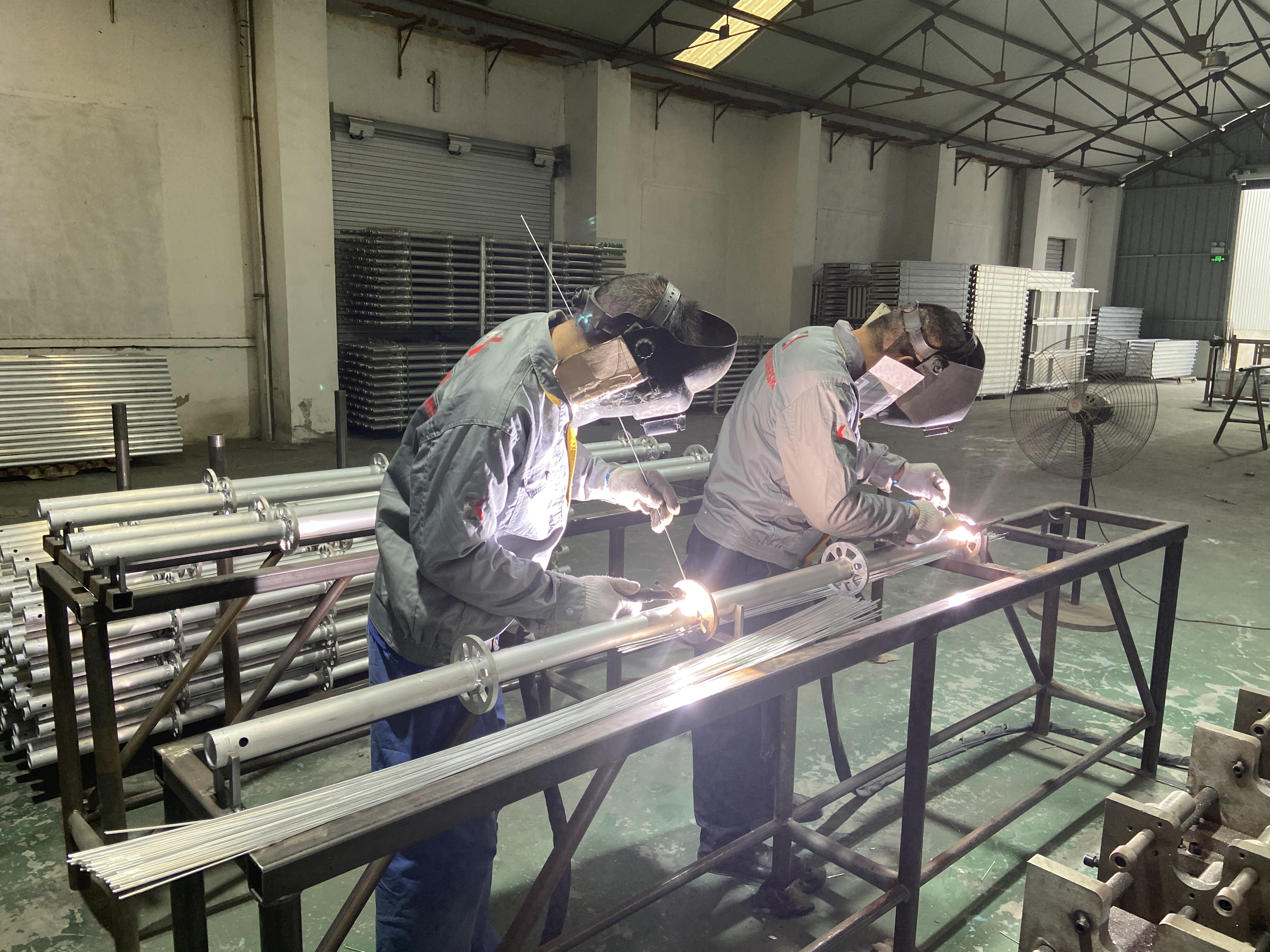 มาตรฐานการนั่งร้านอลูมิเนียม