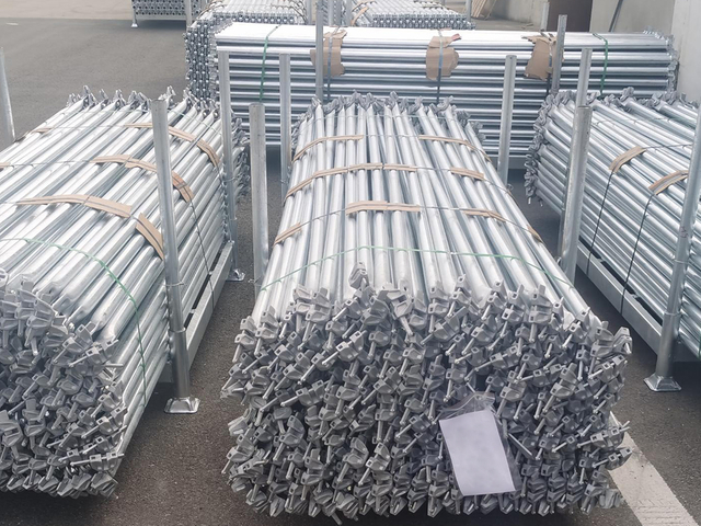 รั้งร่องรอยการนั่งร้านแนวทแยง