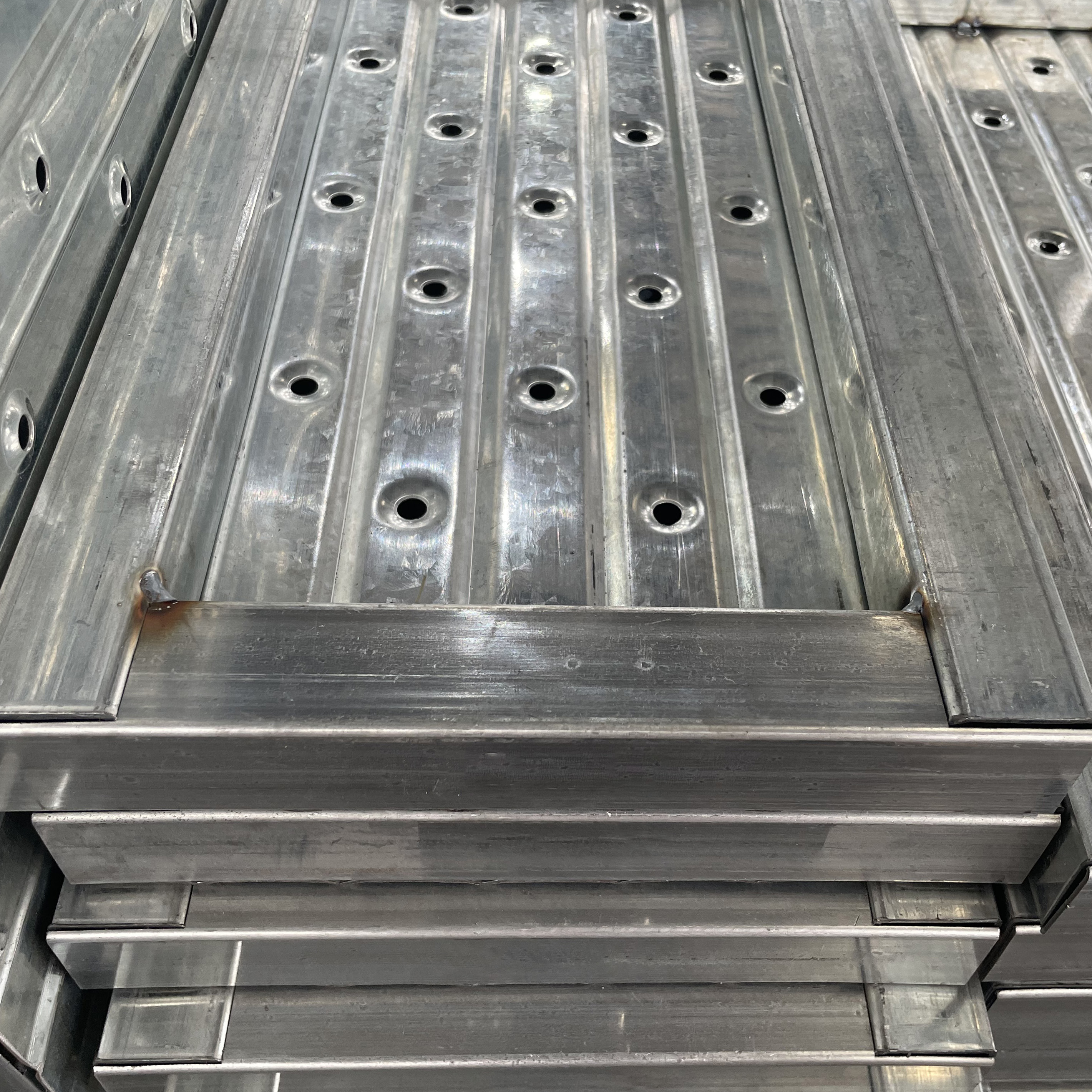 ไม้กระดานปิด 