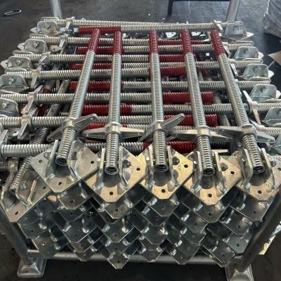 แจ็คปรับระดับนั่งร้านกลวง