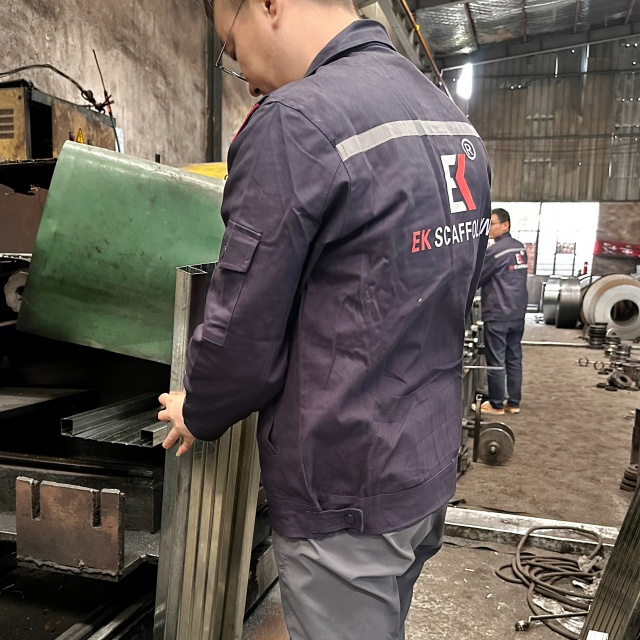 ไม้กระดานปิด