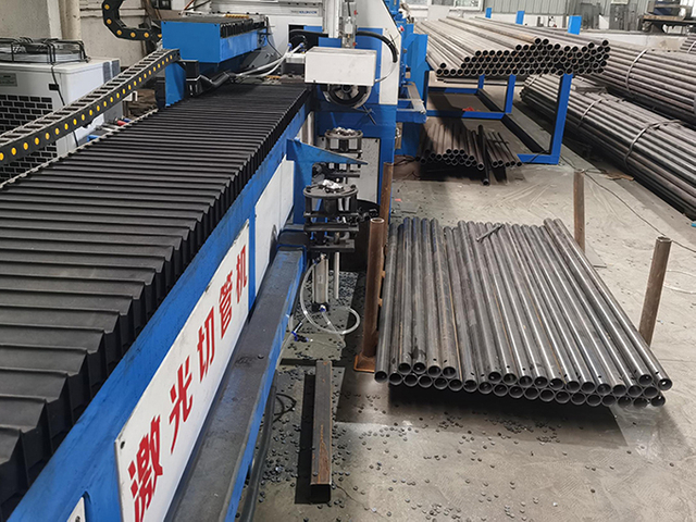 การตัดอุปกรณ์ประกอบฉาก Acrow