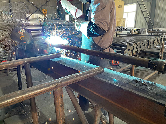 การเชื่อมโพสต์ที่ปรับได้