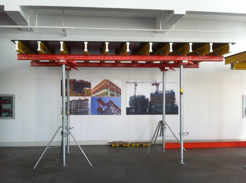 ข้อมูลจำเพาะทางเทคนิคของอุปกรณ์ประกอบฉากเหล็กสำหรับงานหนักและมาตรฐานความปลอดภัย