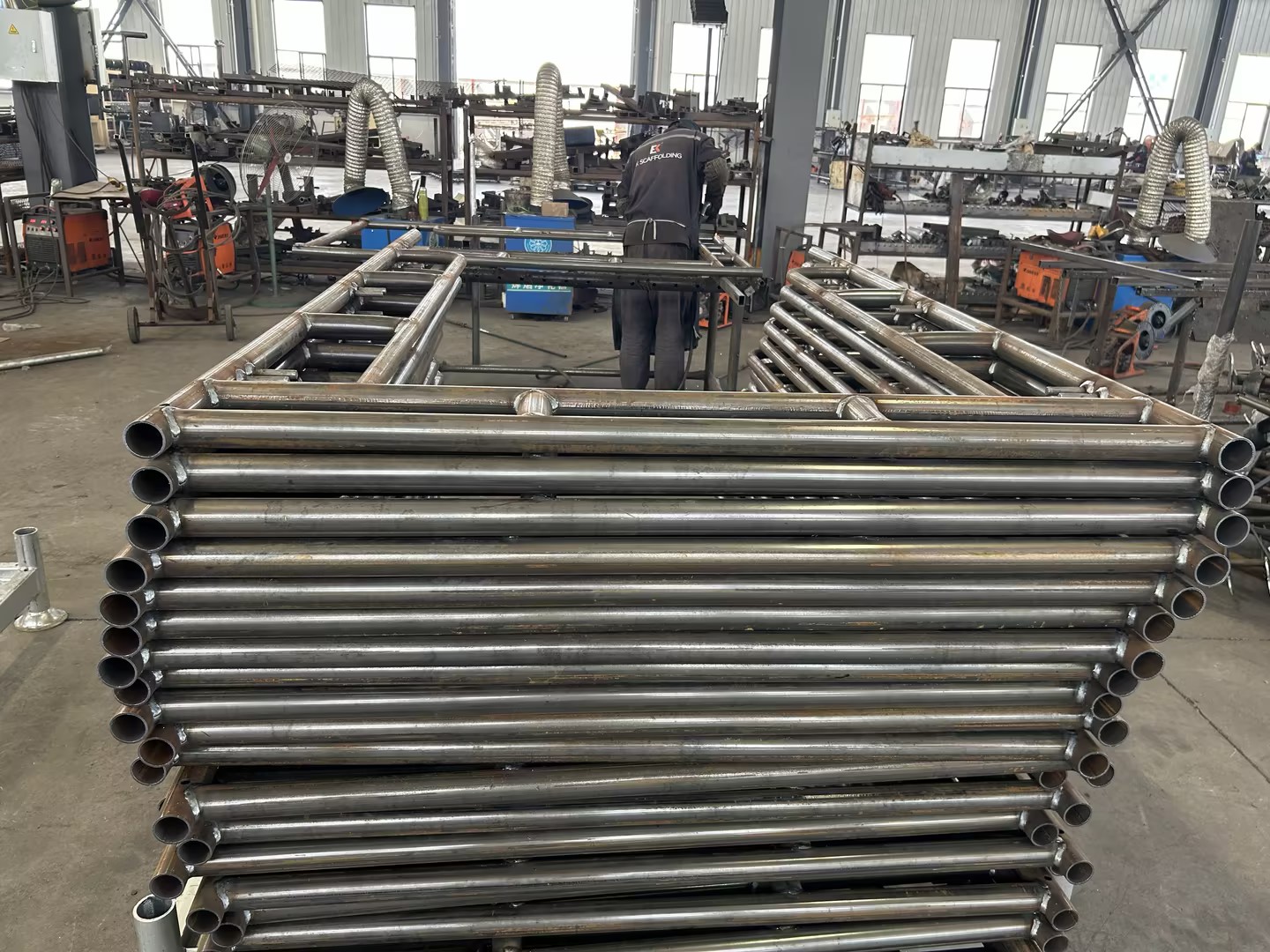 เดินผ่านกรอบ