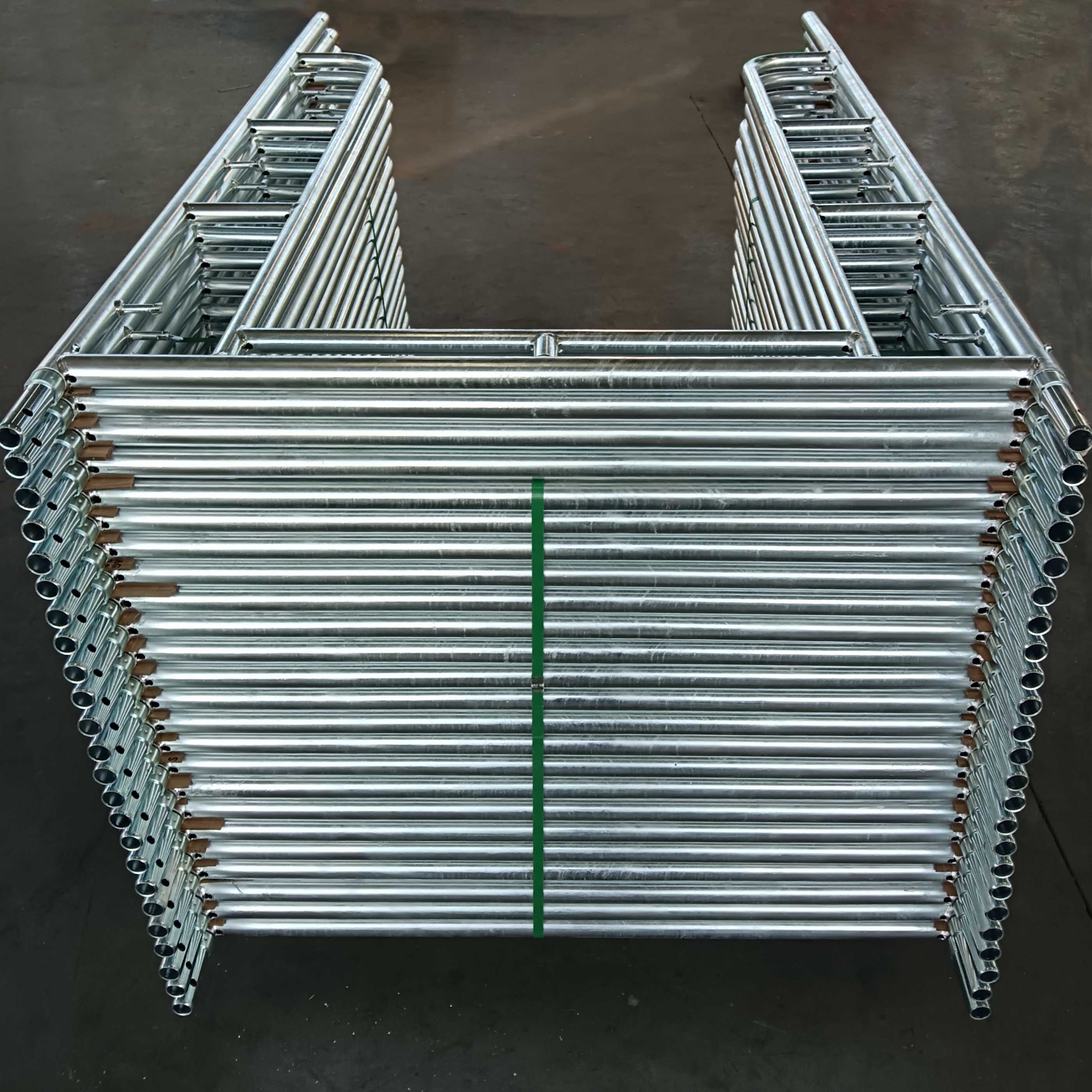 เดินผ่านเฟรม