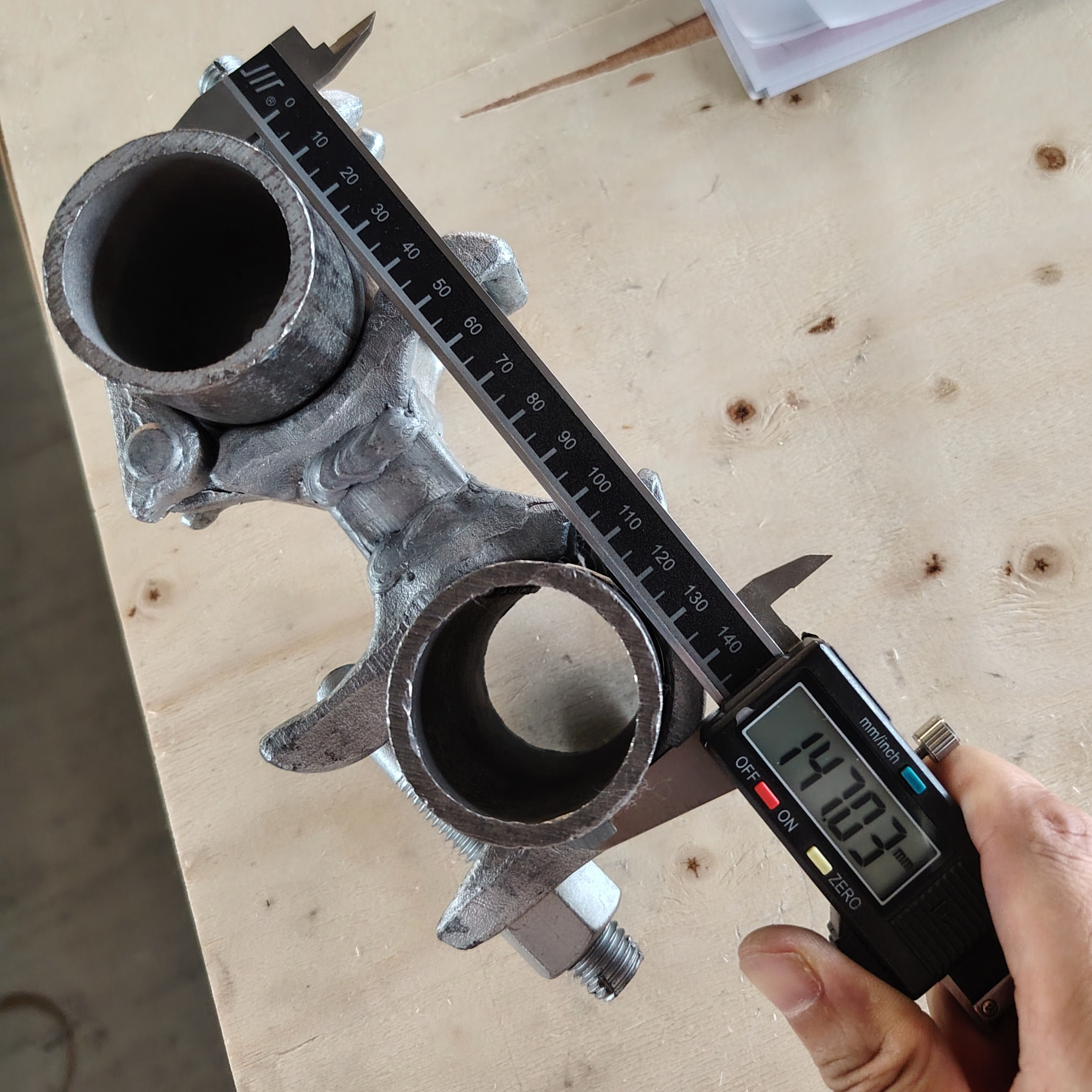 รูปร่างพิเศษของแคลมป์ 