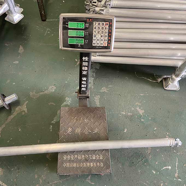 อลูมิเนียม ringlock นั่งร้านปลายรั้ง 0.7m กว้าง 0.7 ม.