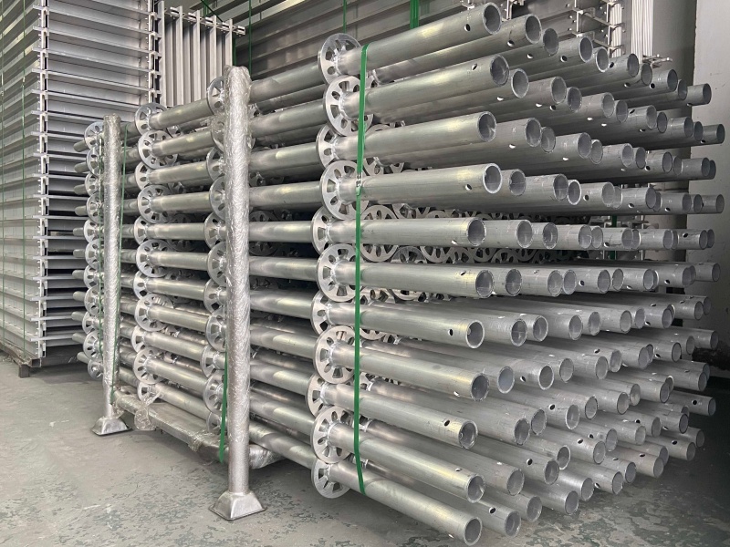 การนั่งร้านอลูมิเนียม