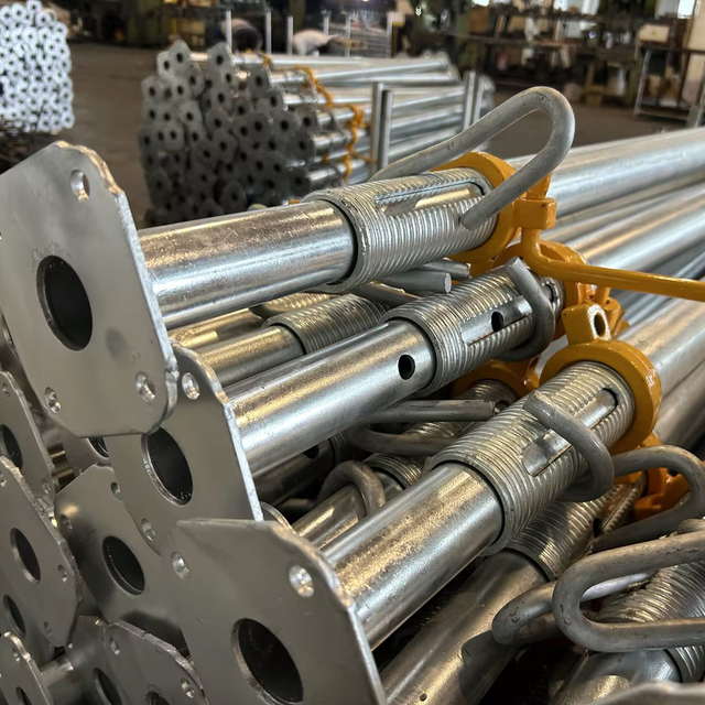 อุปกรณ์ประกอบฉากแบบหล่อนั่งร้าน