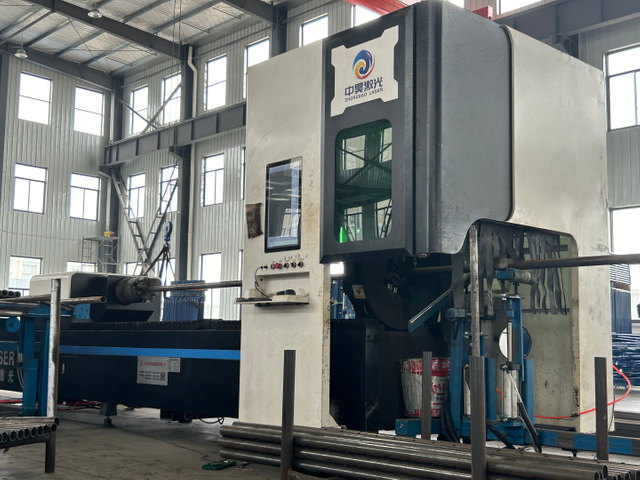 การตัดอุปกรณ์ประกอบฉาก Acrow