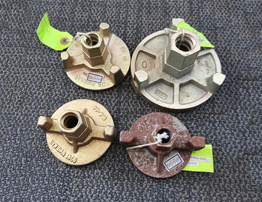 ก้านผูกเน็คไท, น็อตปีกและจุกน้ำ