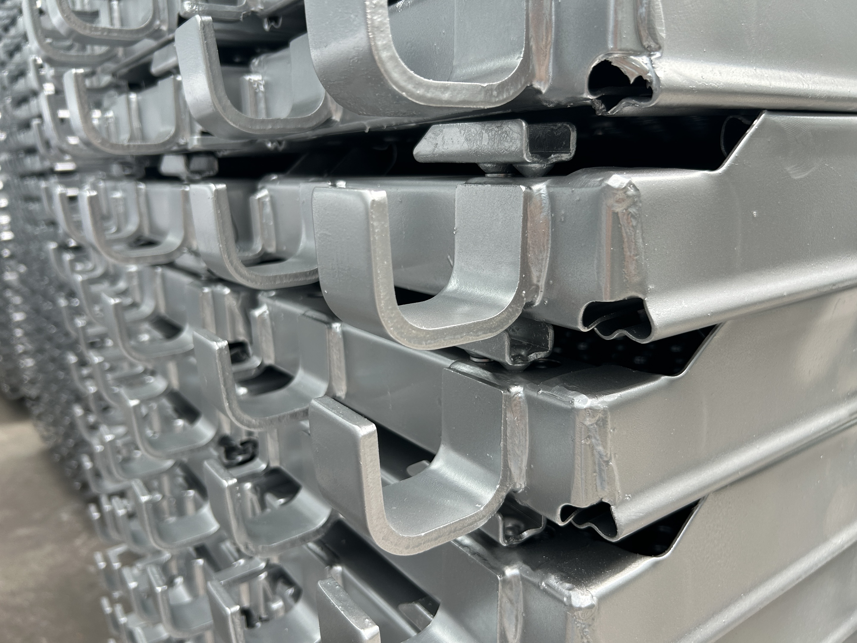 แผ่นตะขอนั่งร้าน