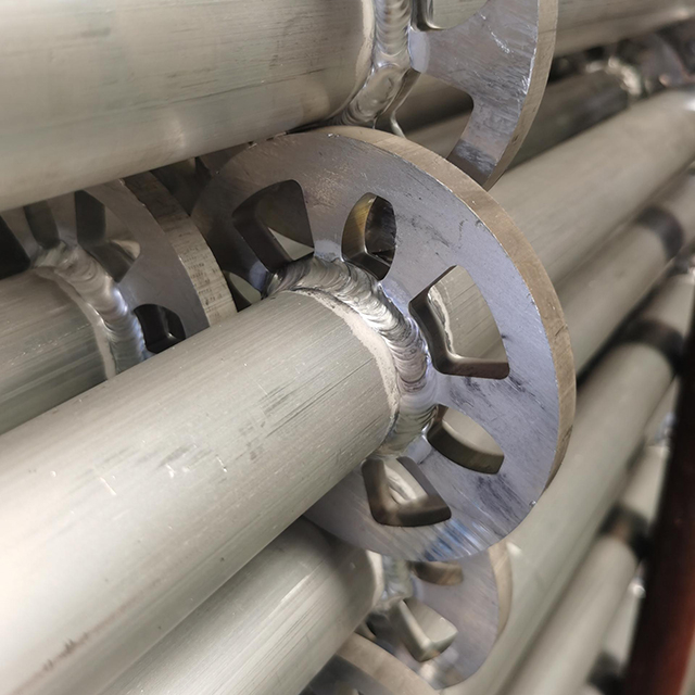 การนั่งร้านอลูมิเนียม