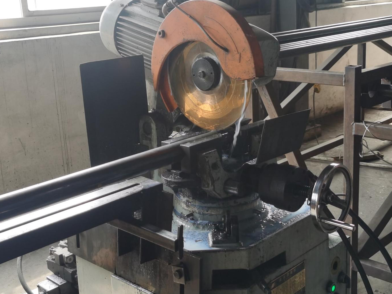 ตัดท่อเหล็ก