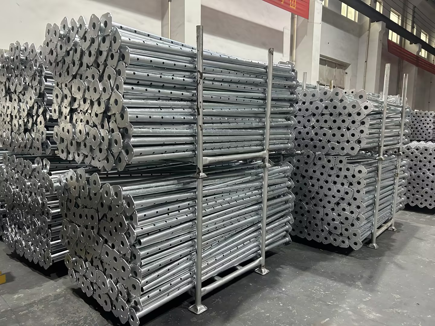 อุปกรณ์ประกอบฉากเหล็กหนัก