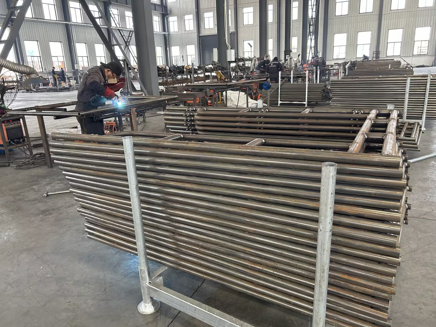 เดินแม้ว่านั่งร้าน 