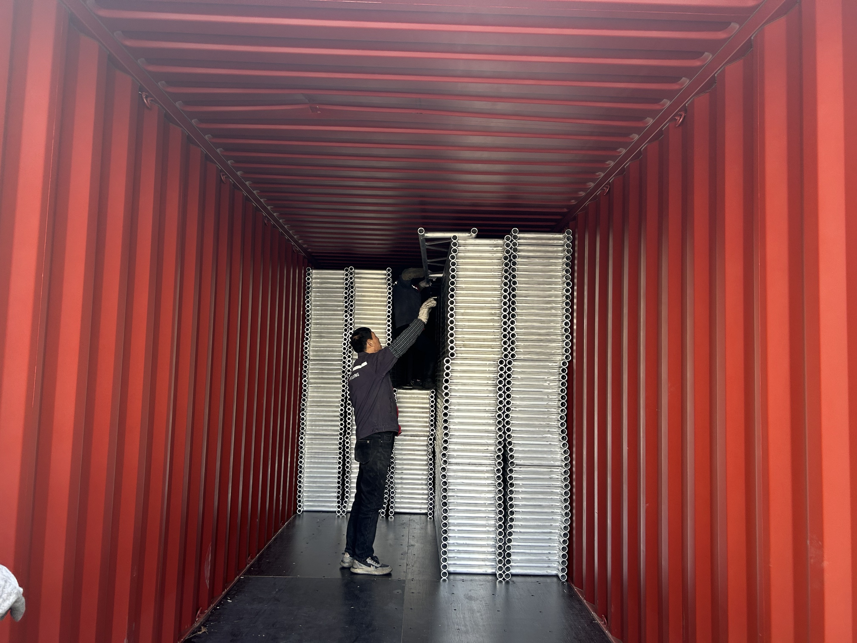 การจัดส่งสินค้าคานนั่งร้านอลูมิเนียม