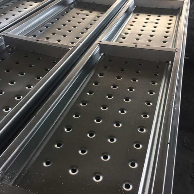 กระดานไม้กระดานนั่งร้านเหล็กที่ใช้ในการนั่งร้านเหล็กสำหรับการก่อสร้าง