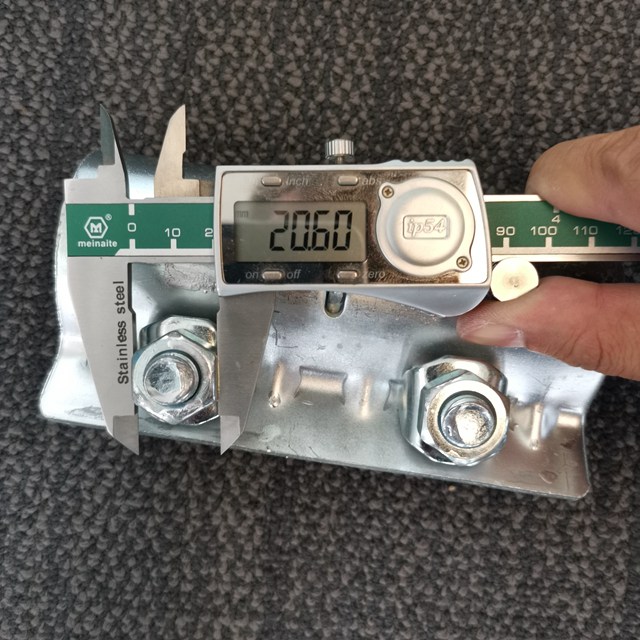 กดแขนเสื้อ 08