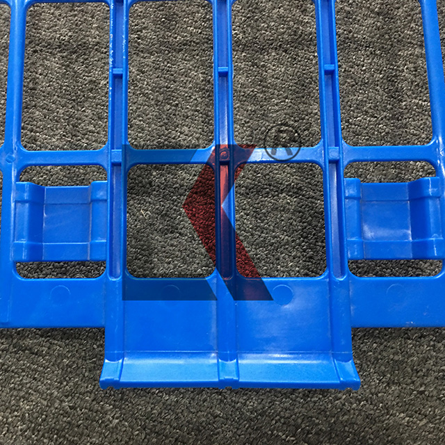 ประตูนั่งร้านสปริง 