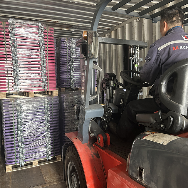 การจัดส่งประตูทางเข้าบันไดแบบพลิกกลับได้