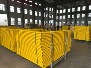 เดินผ่านกรอบ