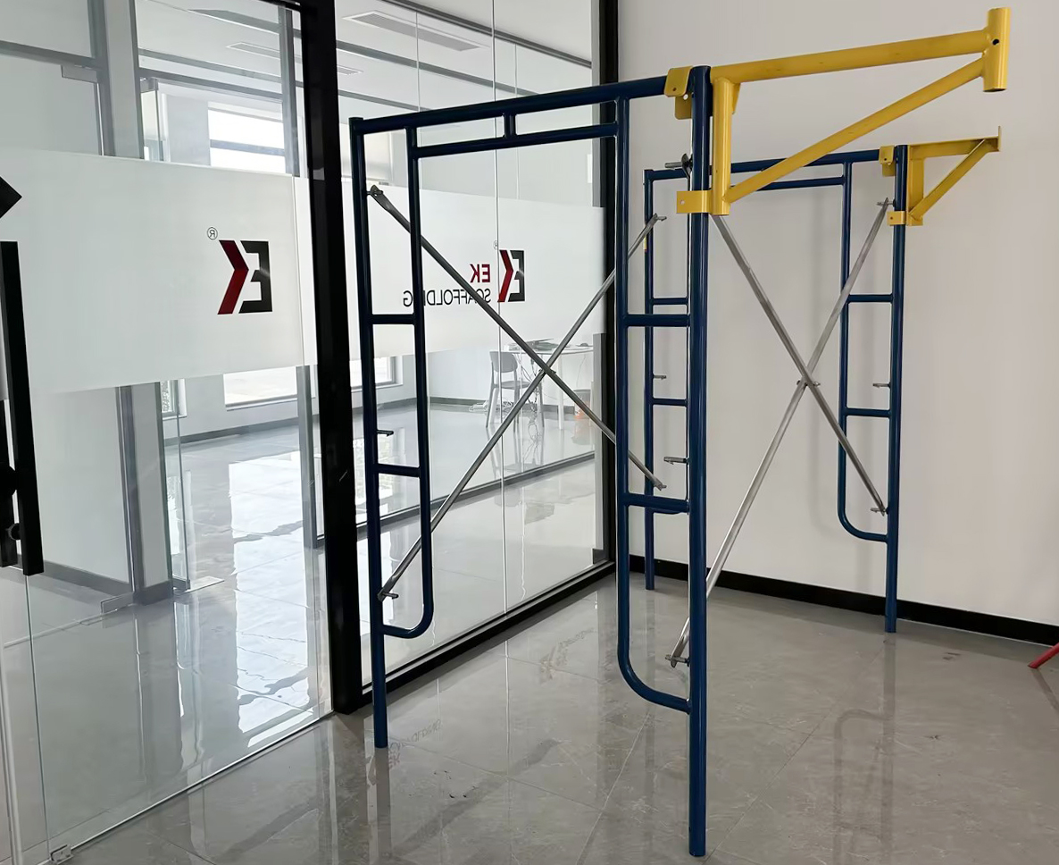 เดินผ่านเฟรม