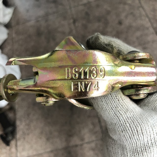 กด BS1139 EN74 Scaffolding Golden Galvanized Swivel Coupler