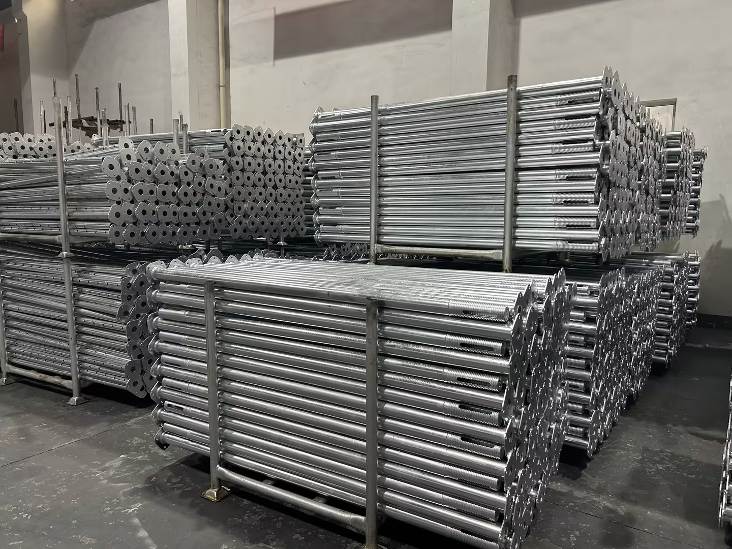 อุปกรณ์ประกอบฉากโลหะ