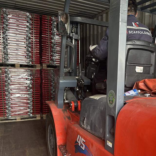 การจัดส่งประตูทางเข้าบันไดแบบพลิกกลับได้