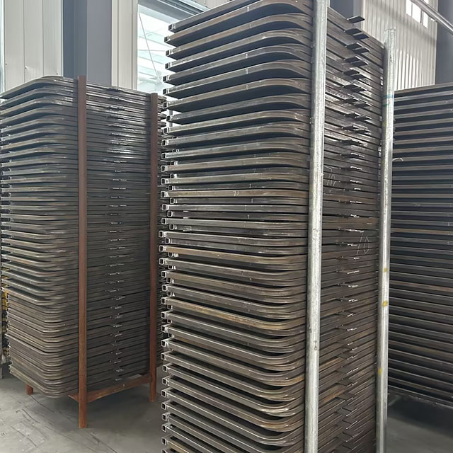 ภาพการผลิตประตูทางเข้าบันไดแบบพลิกกลับได้