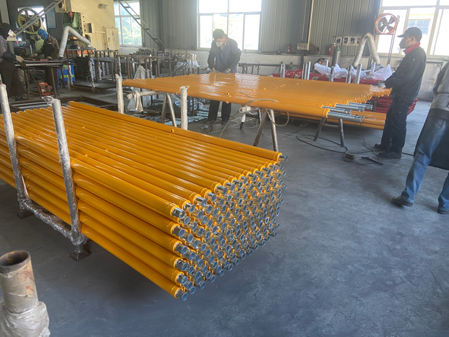 อุปกรณ์ประกอบฉากแบบหล่อ