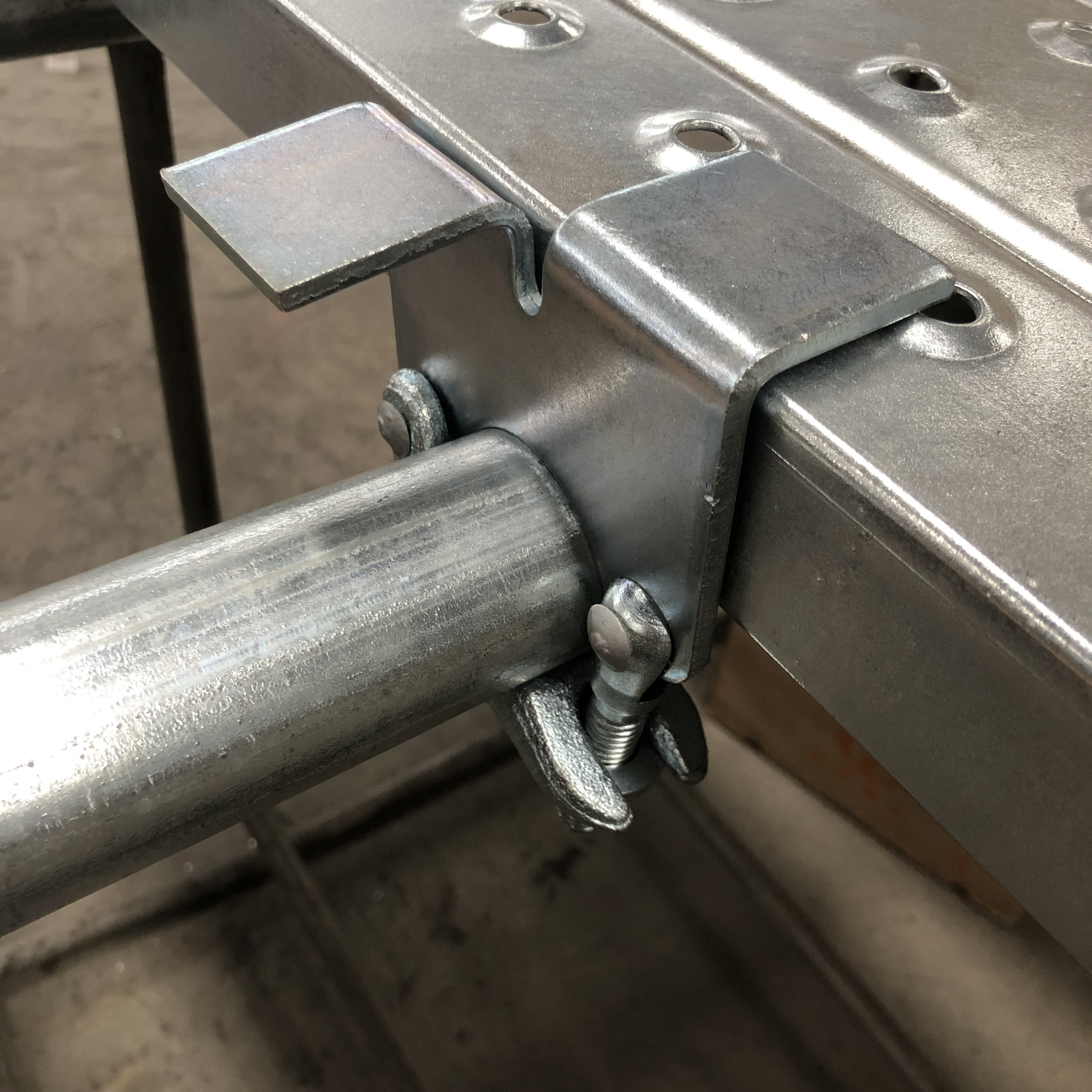 บอร์ดปลอมตัวเป็นตัวเชื่อมต่อกัน