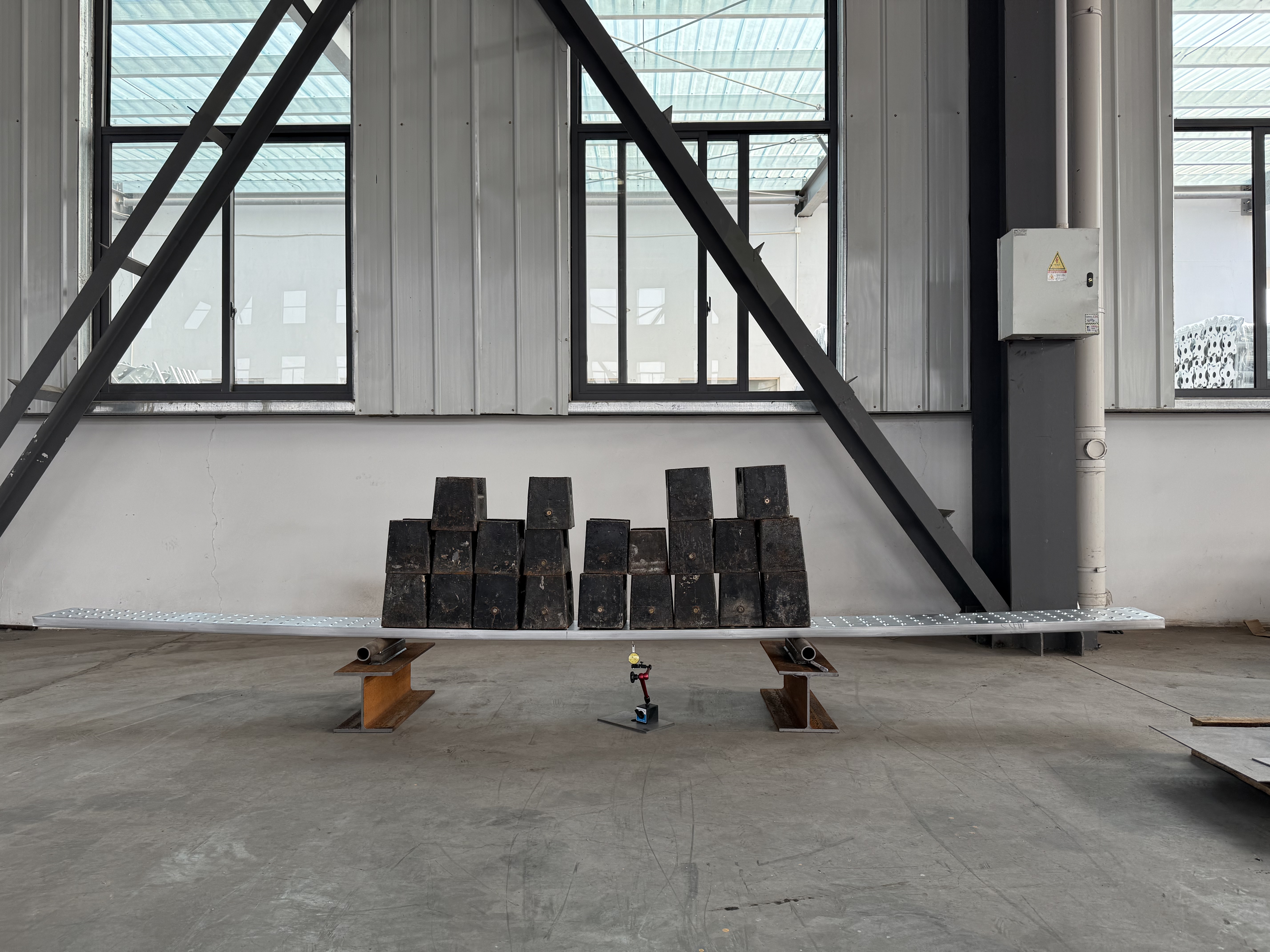 ไม้กระดานปิด