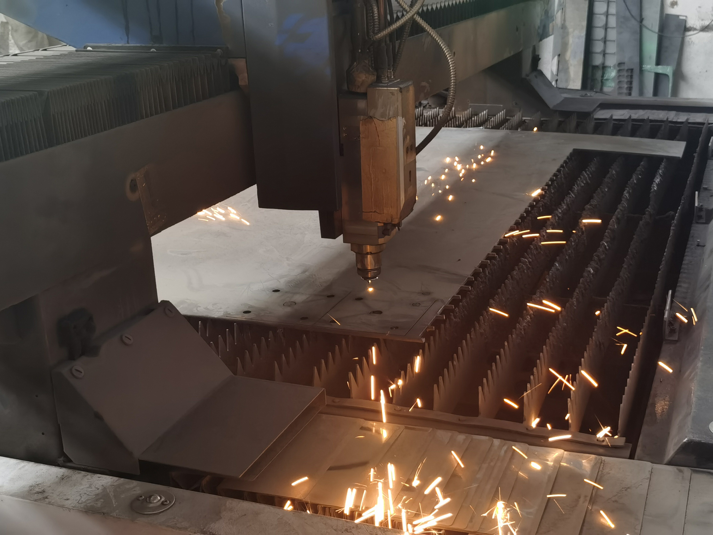 ตัดแผ่นฐาน 