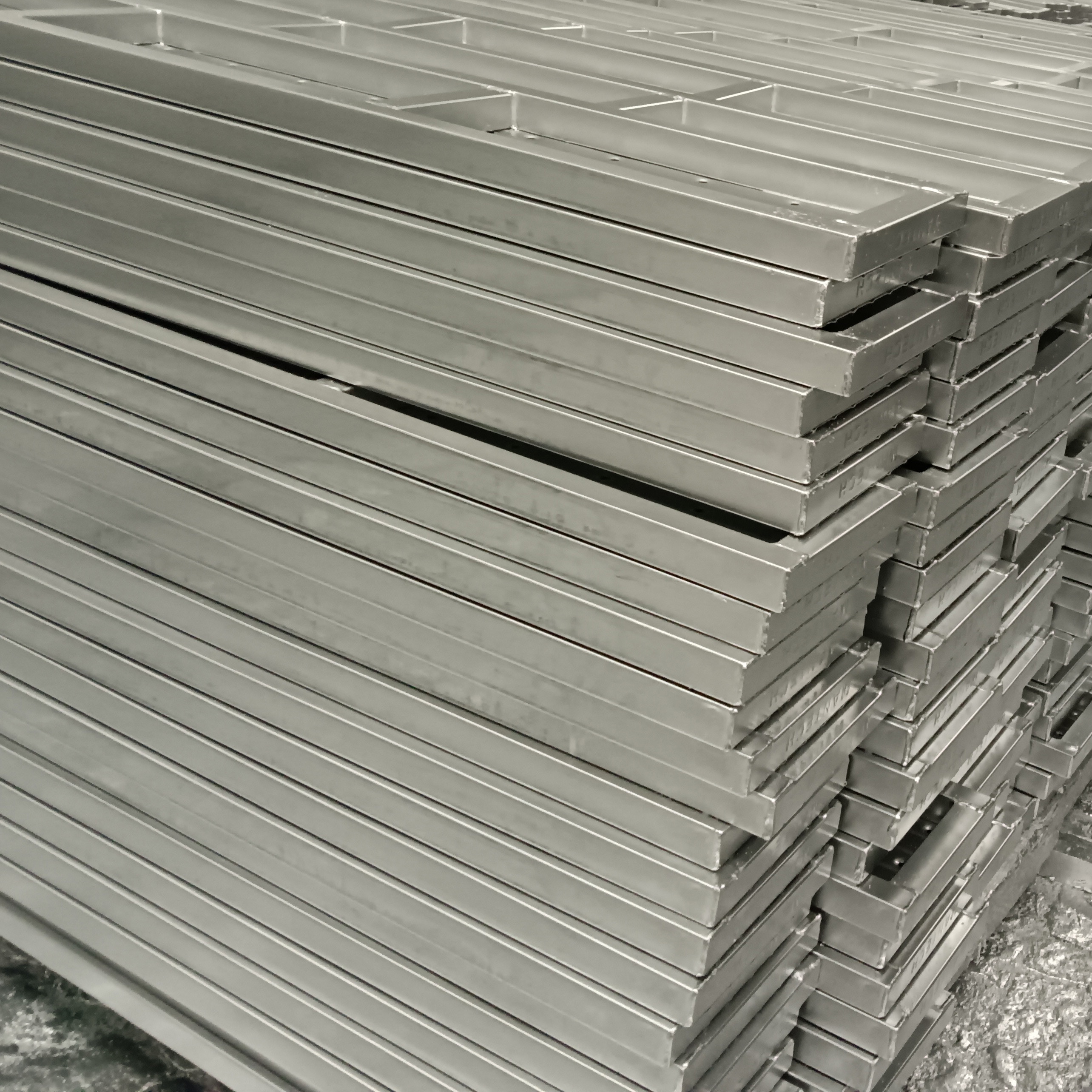 2.0 ม. ไม้กระดานปิด 