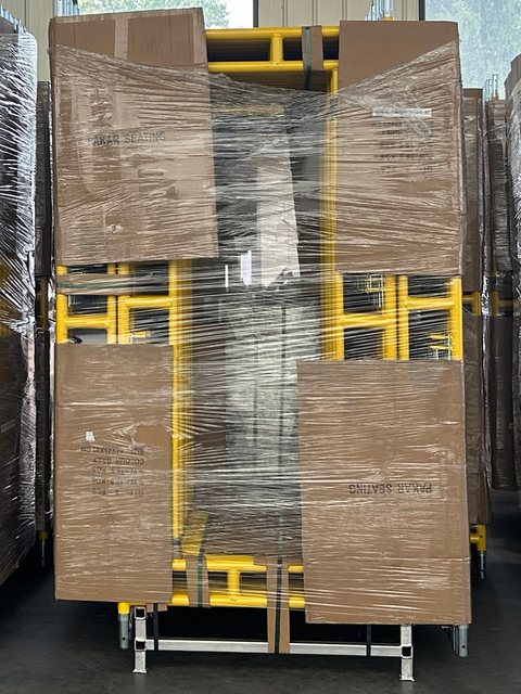 สีเหลืองเดินผ่านกรอบ